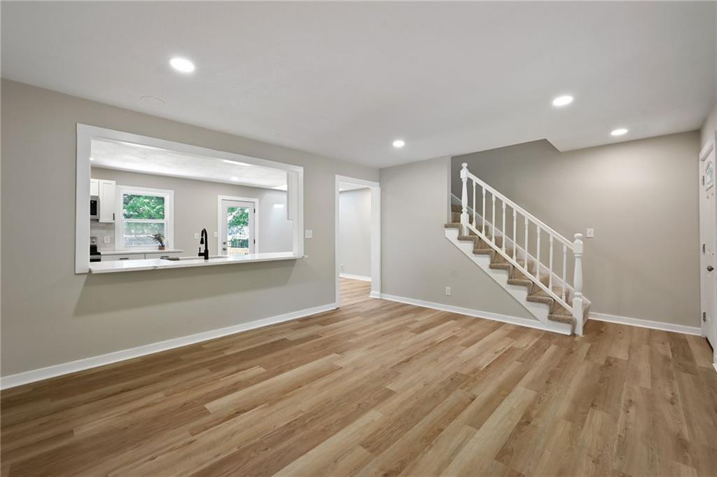 Photo 5 of 406 E 11th Street