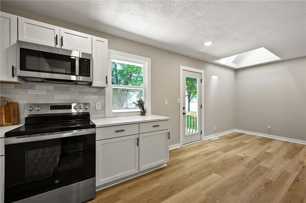 Photo 7 of 406 E 11th Street