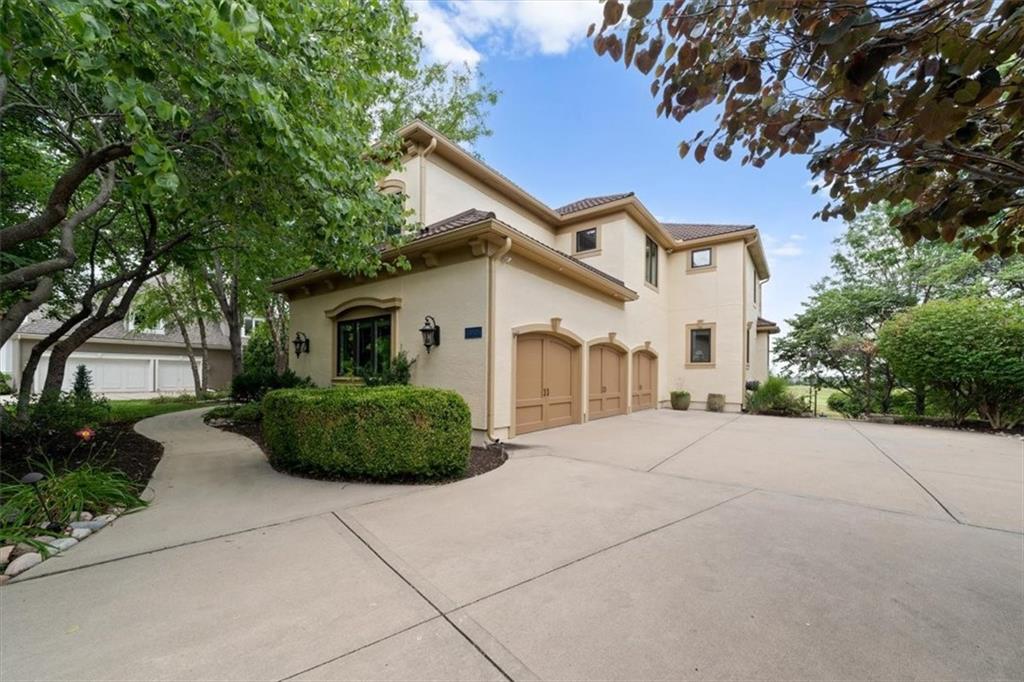 Photo 6 of 13905 Dearborn Street