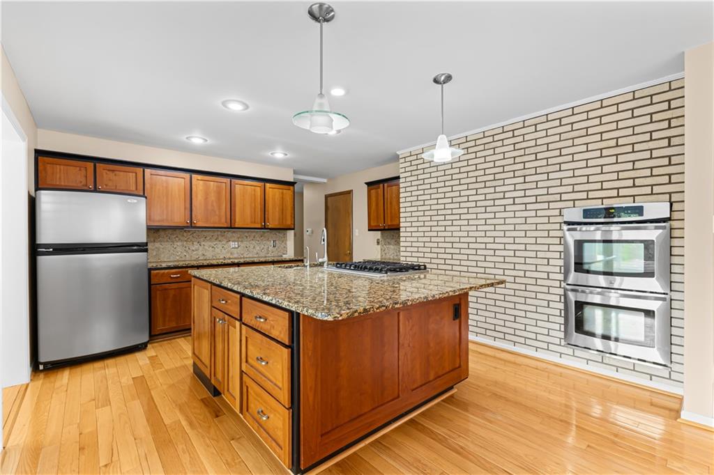 Photo 4 of 1902 Park Ridge Drive