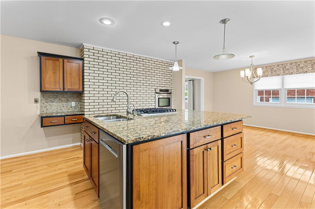 Photo 5 of 1902 Park Ridge Drive