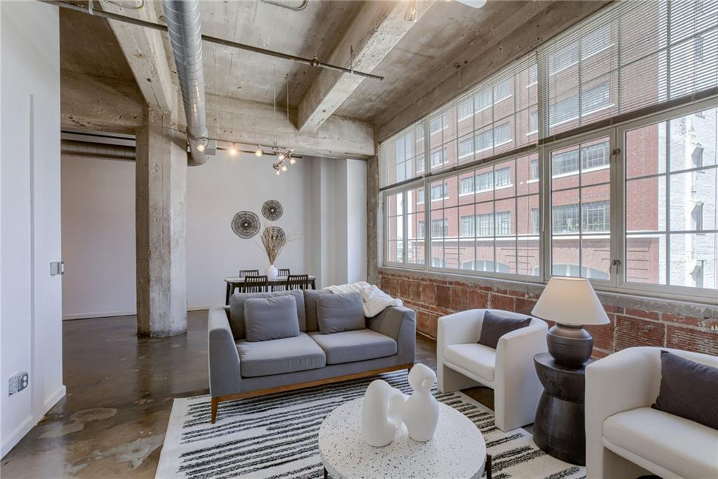 Photo of 321 W 7th Street #306