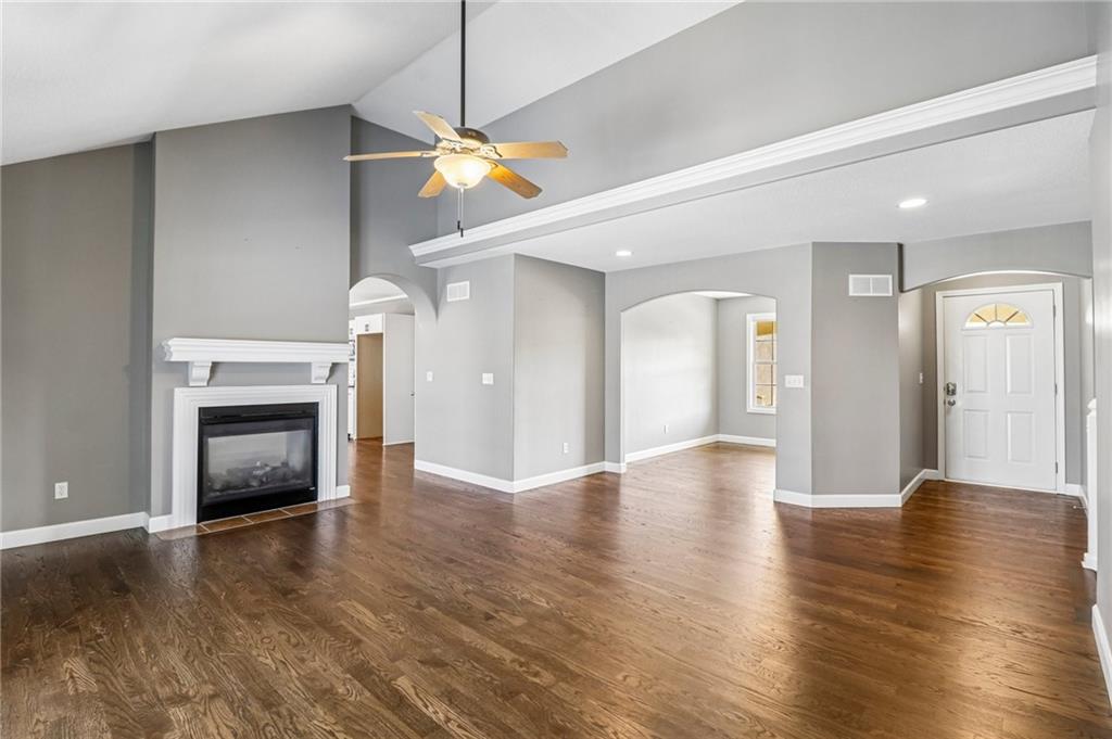 Photo 5 of 1322 S Greenwood Drive