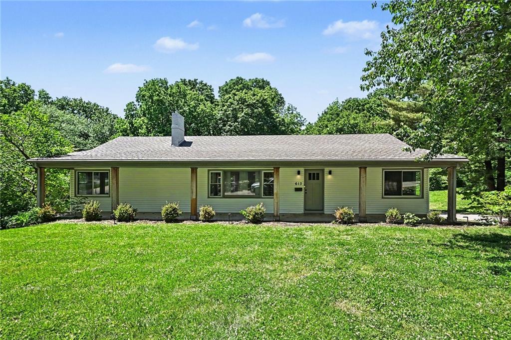 Photo of 613 E Red Road