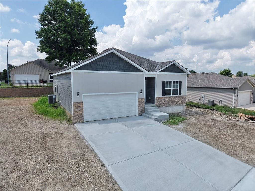 Photo of 2211 Crestview Place
