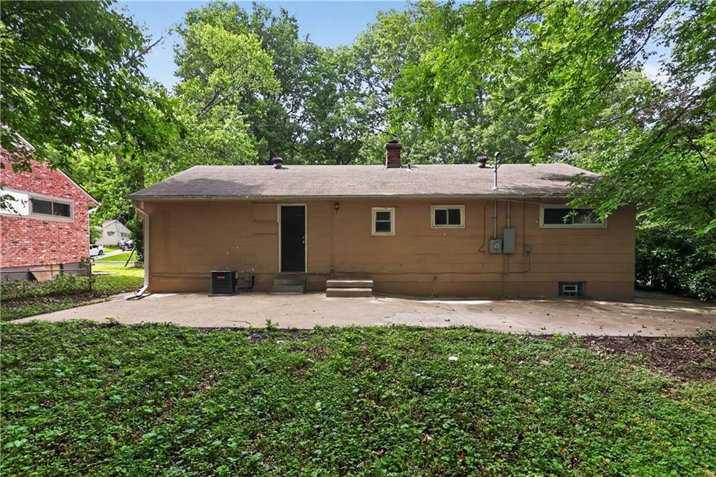 Photo 2 of 7807 Ruskin Way