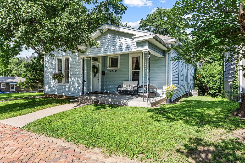 Photo 2 of 1819 Dewey Avenue