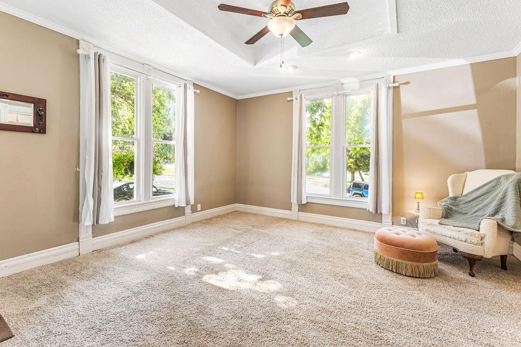 Photo 5 of 1819 Dewey Avenue