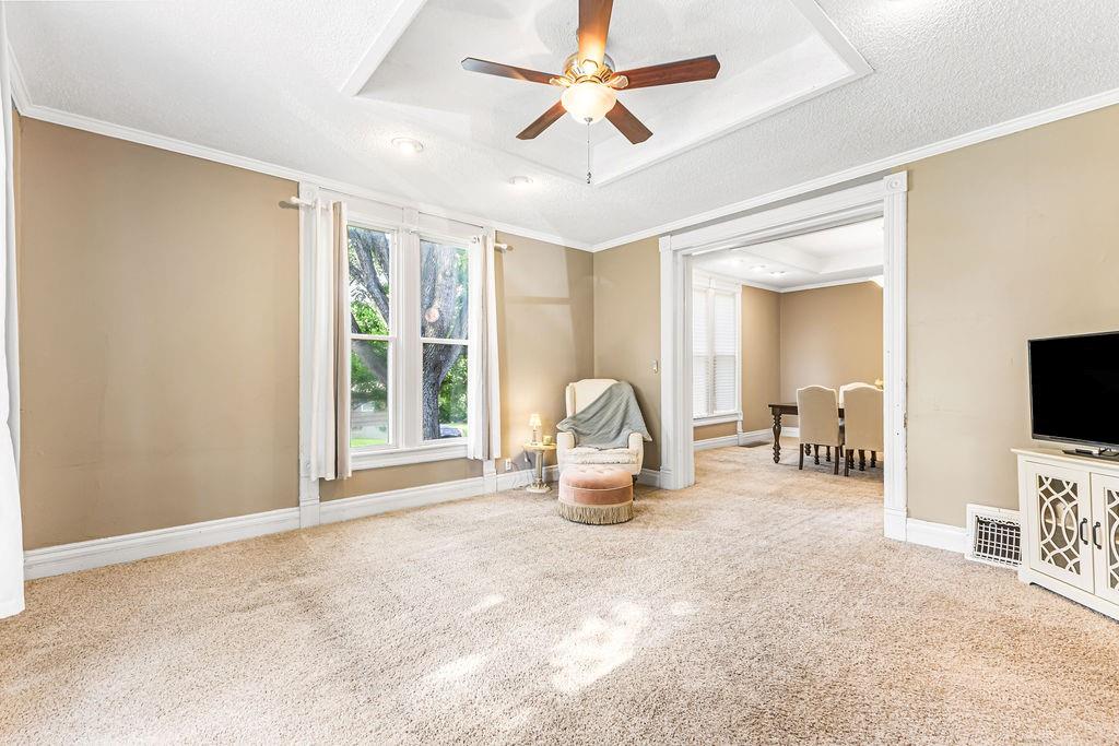 Photo 6 of 1819 Dewey Avenue