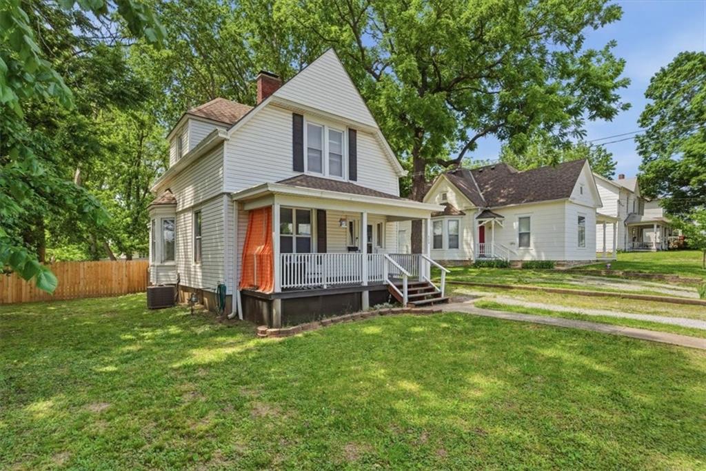 Photo 2 of 404 S Osage Street