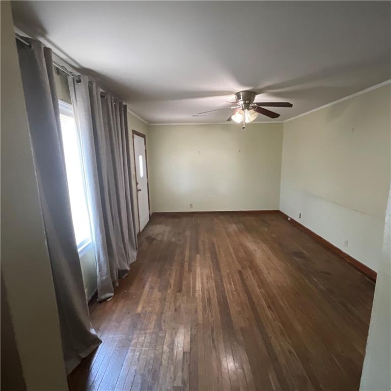 Photo 6 of 3133 Longwood Avenue