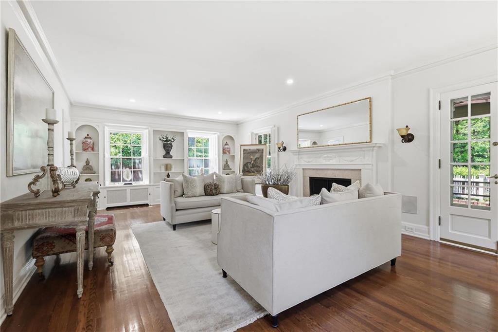 Photo 3 of 1217 W 58th Street
