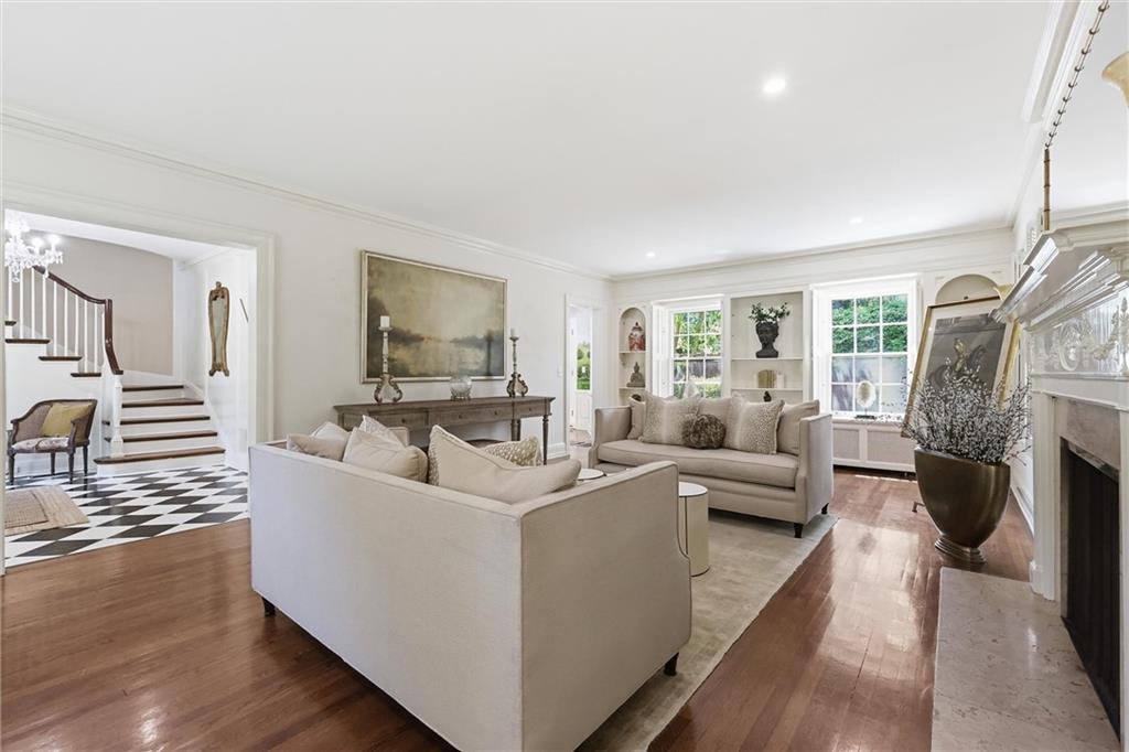 Photo 4 of 1217 W 58th Street