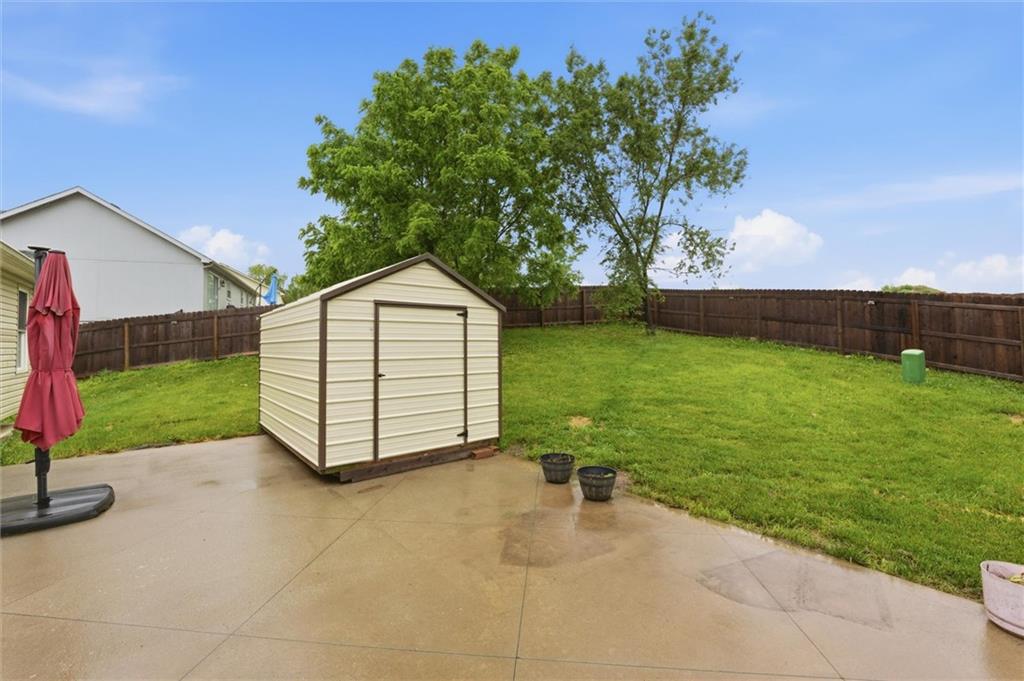 Photo 6 of 210 E Whispering Hills Boulevard
