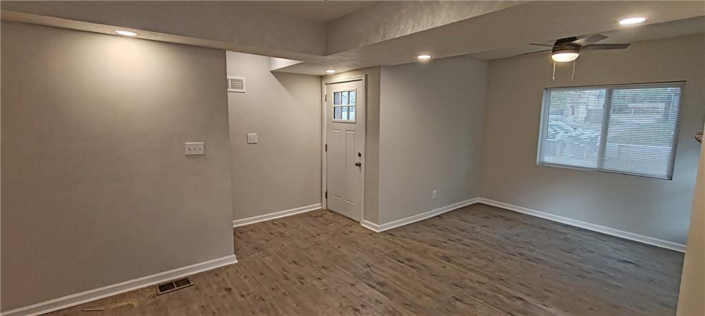 Photo 4 of 526 S Brookside Avenue