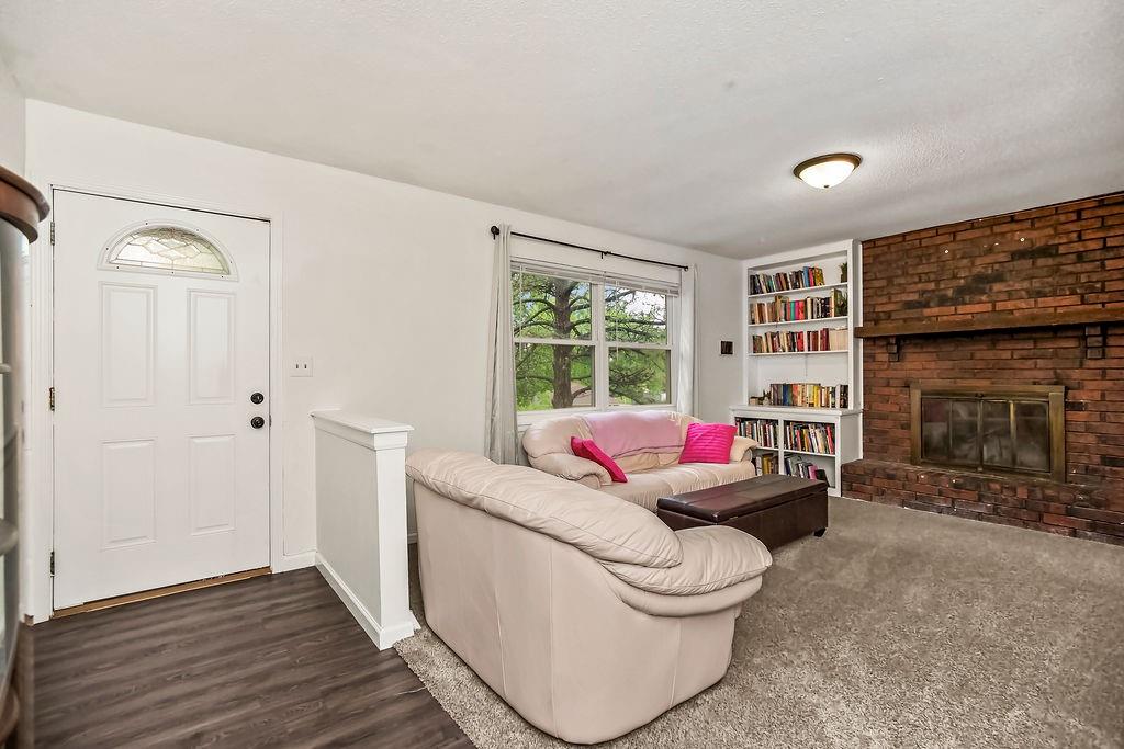 Photo 2 of 4008 S Colonial Drive
