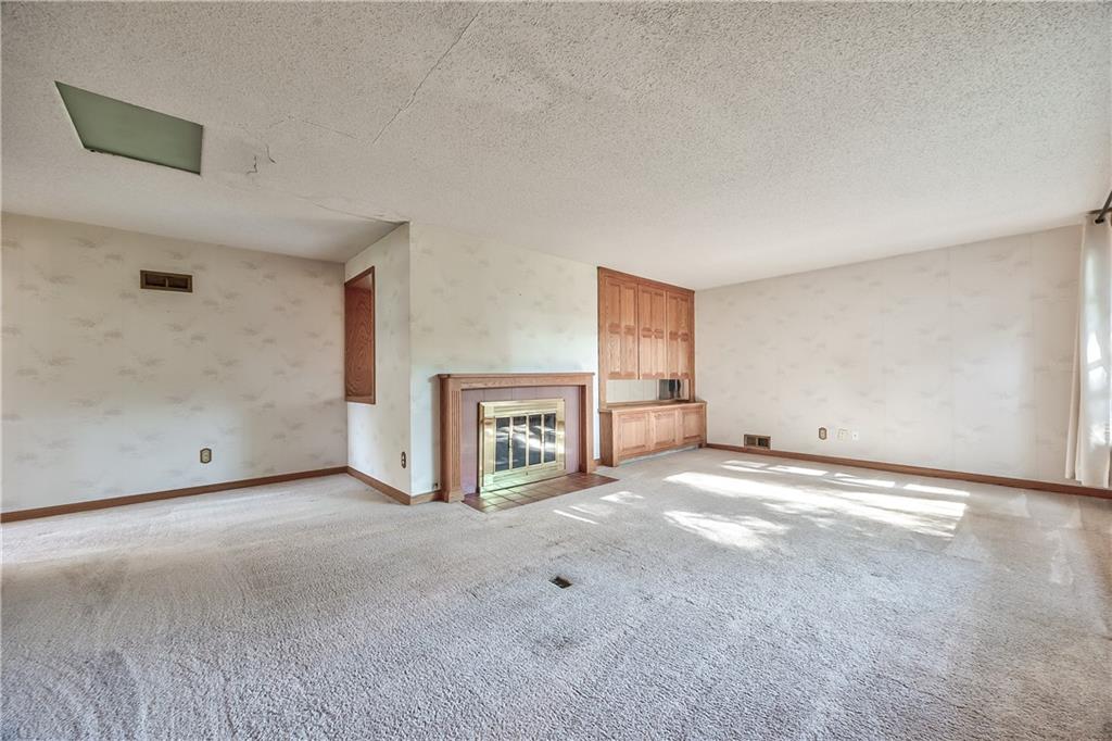 Photo 4 of 9316 W 80th Street