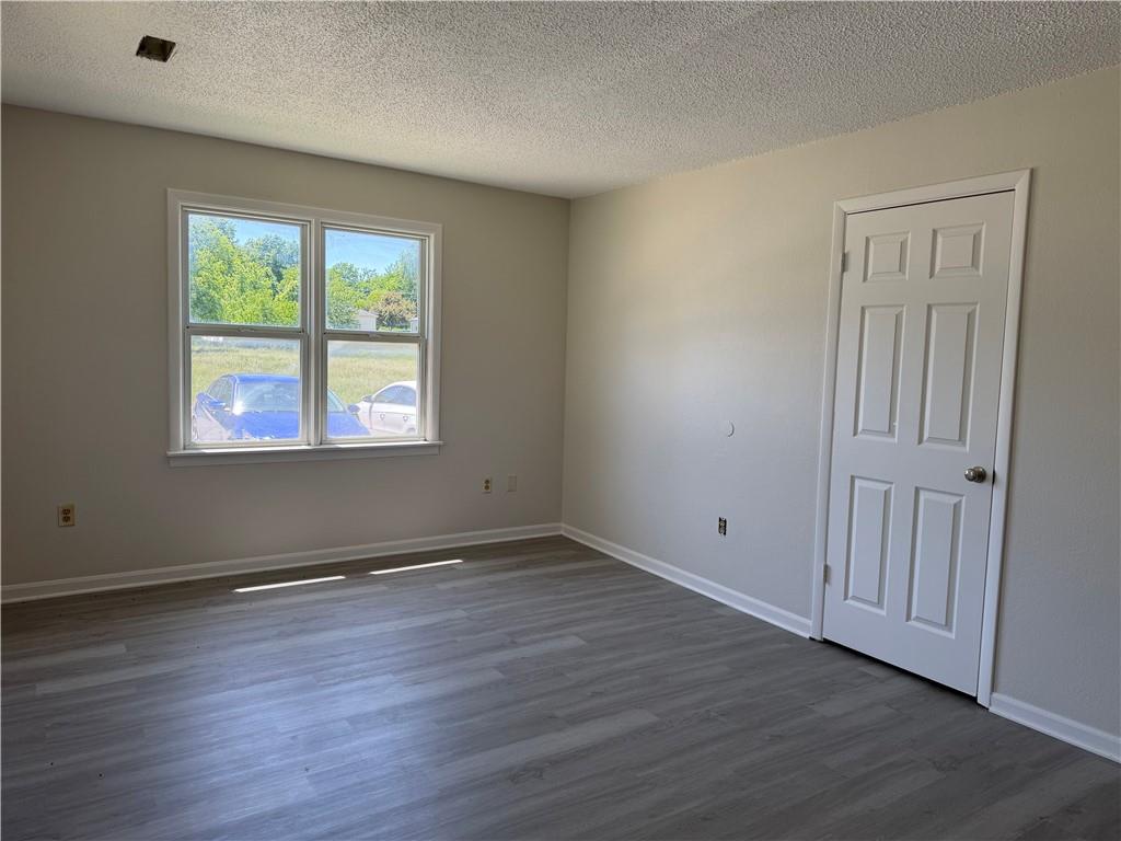 Photo 5 of 1100 Colonial Drive