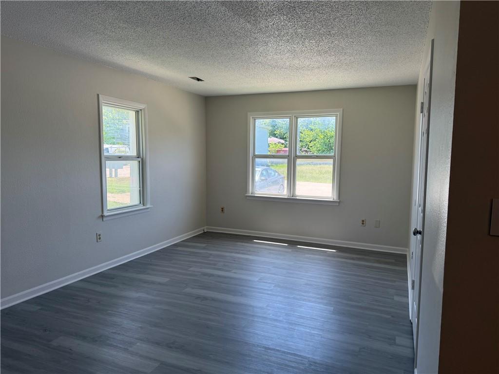 Photo 6 of 1100 Colonial Drive