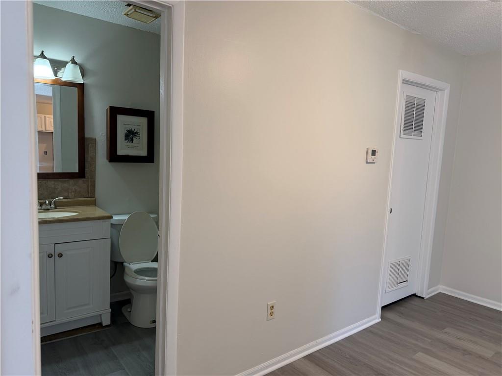 Photo 7 of 1100 Colonial Drive