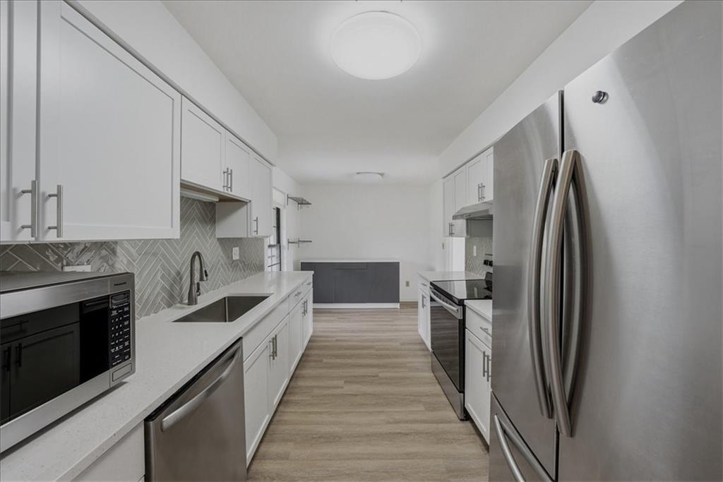 Photo 3 of 10236 Cedarbrooke Lane