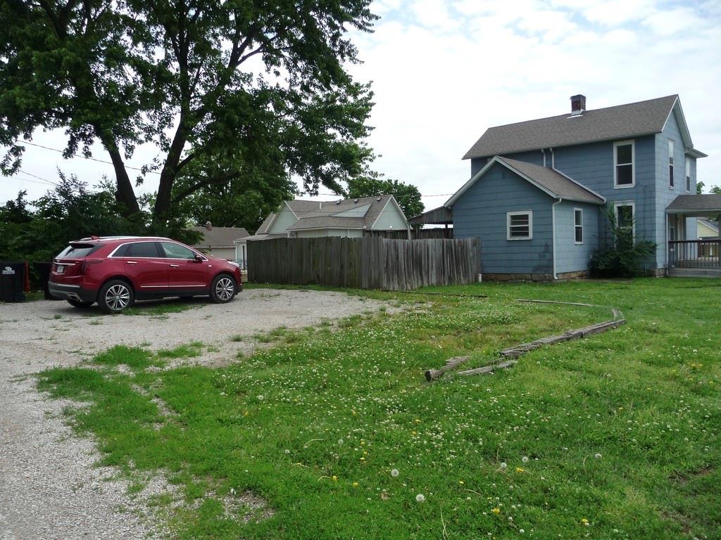 Photo 4 of 325 McGoodwin Street