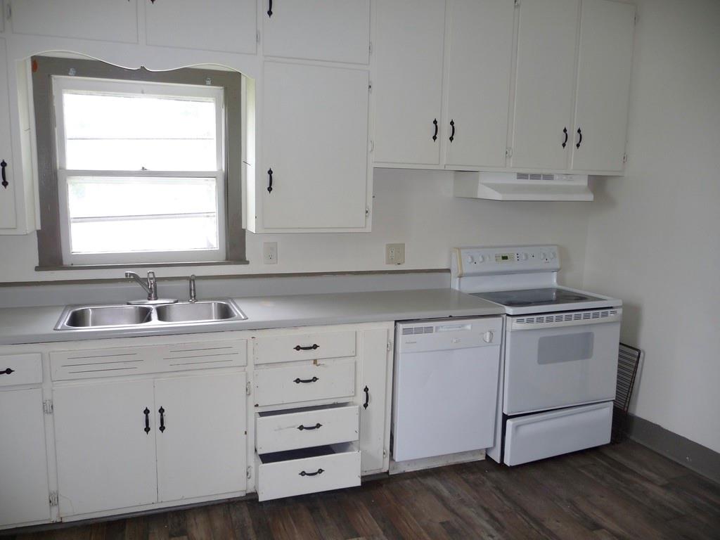 Photo 6 of 325 McGoodwin Street