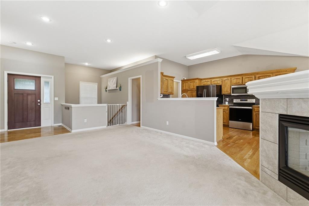 Photo 4 of 113 N Cedar Hills Street