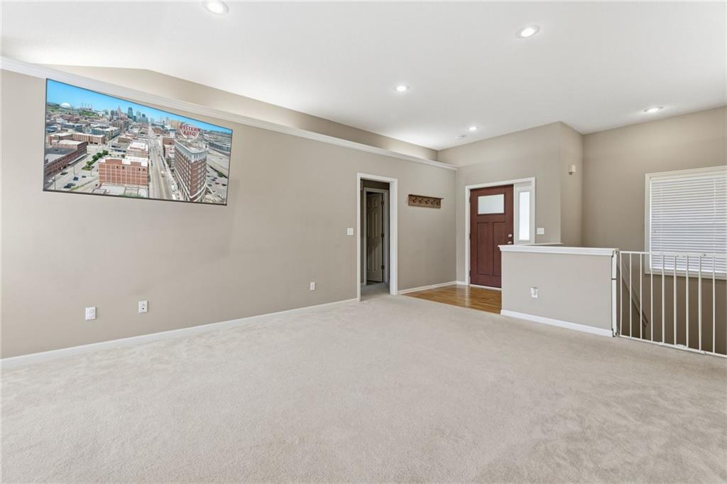 Photo 5 of 113 N Cedar Hills Street