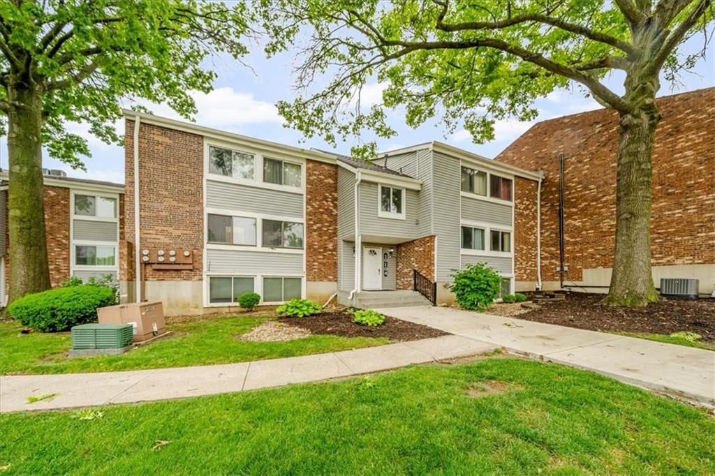 Photo 5 of 10104 W 96th Street #C