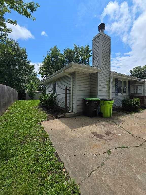 Photo 3 of 109 E Joy Street