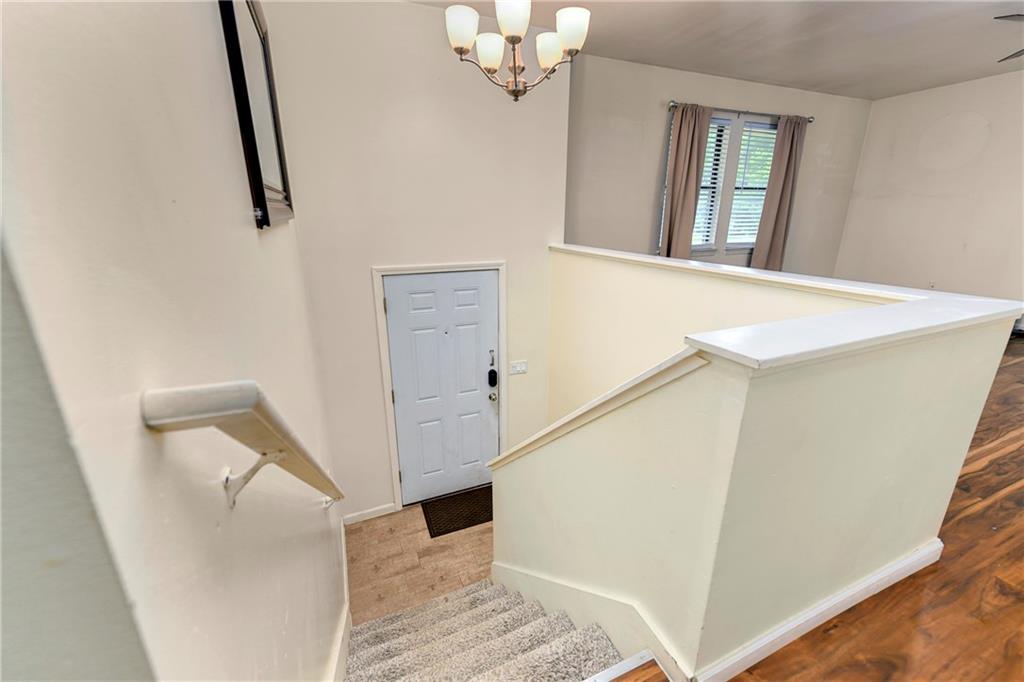 Photo 2 of 15810 Valentine Street