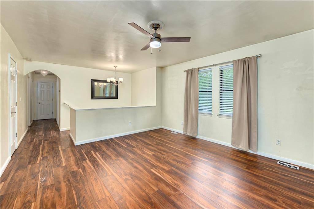 Photo 3 of 15810 Valentine Street