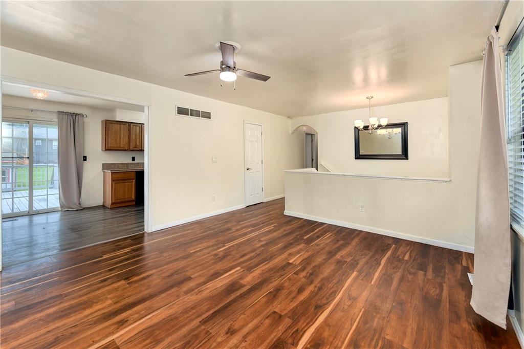 Photo 5 of 15810 Valentine Street