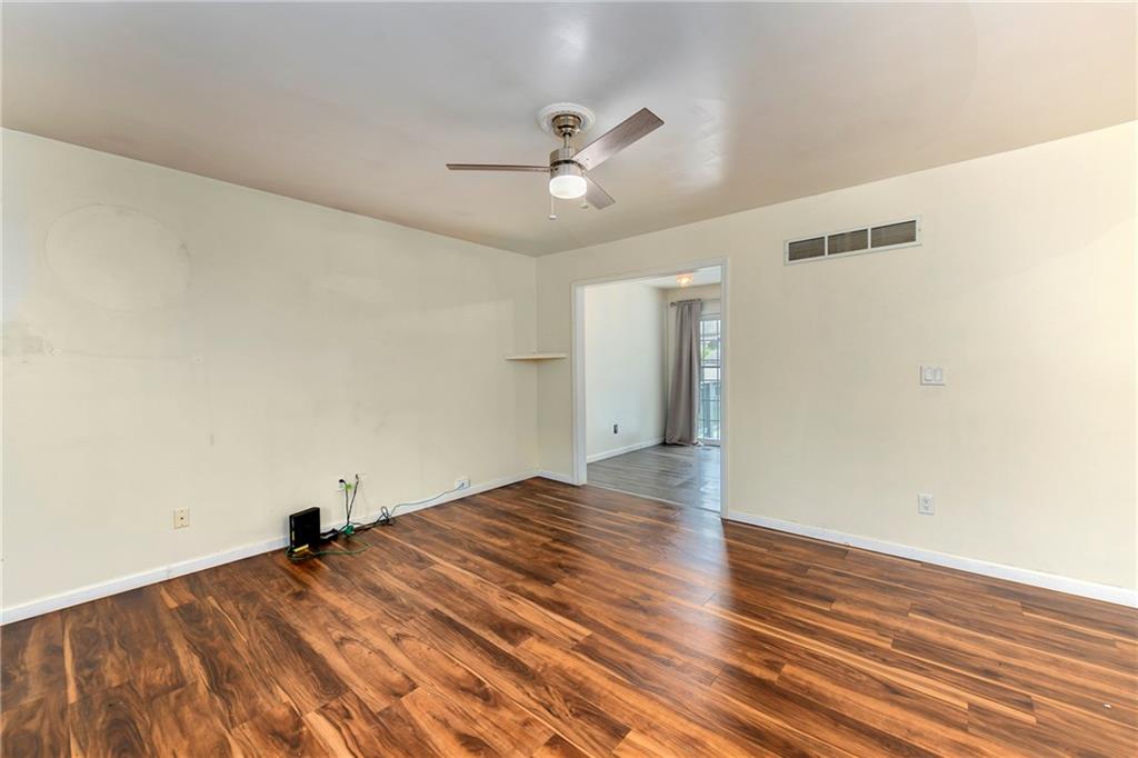 Photo 6 of 15810 Valentine Street
