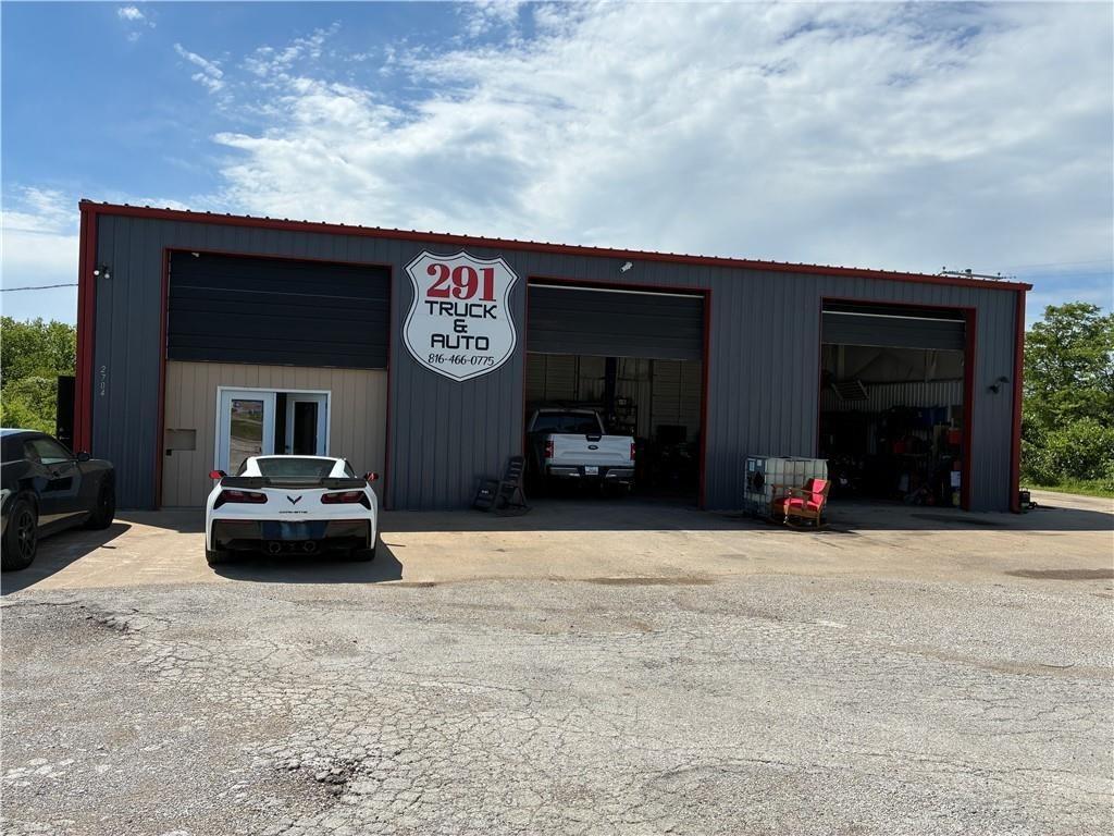 Photo of 2704 N State Route 291 Highway