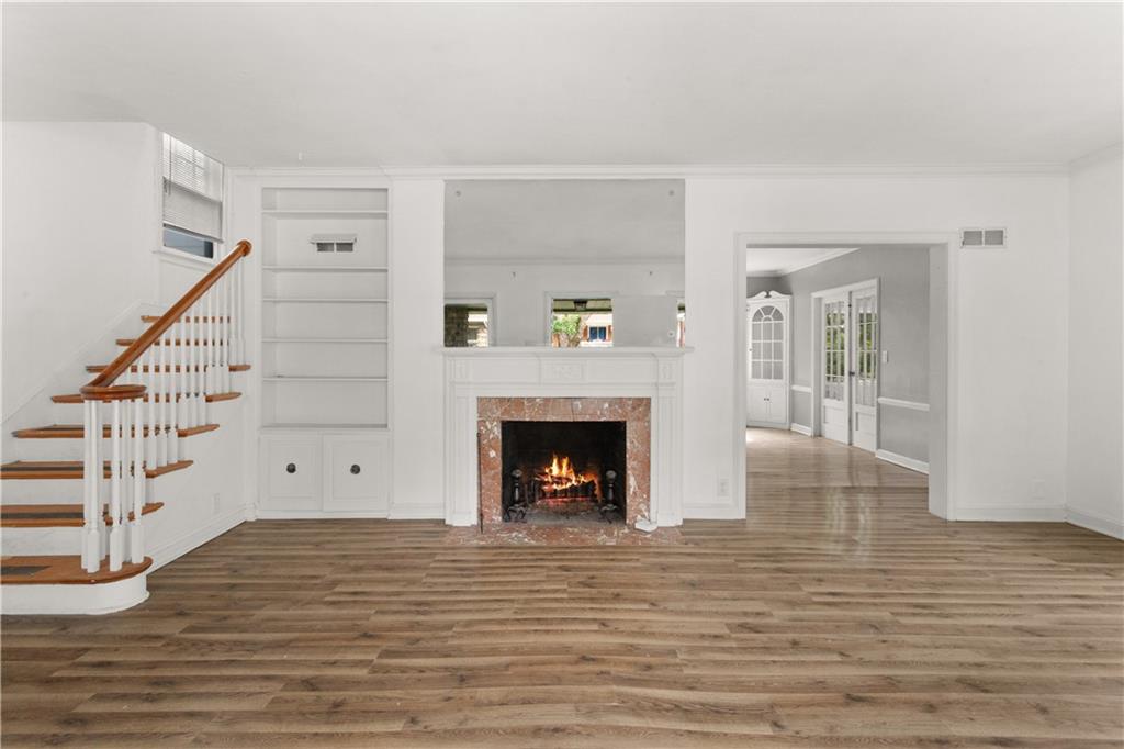 Photo 5 of 2843 Parkwood Boulevard