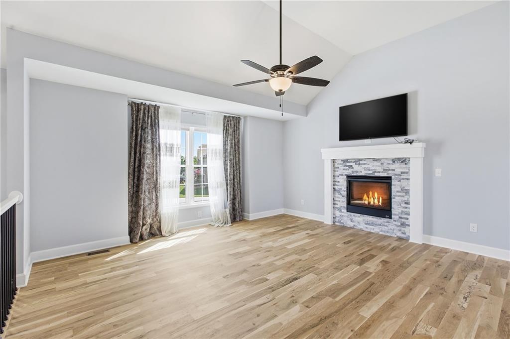 Photo 5 of 12301 S Burr Oak Circle