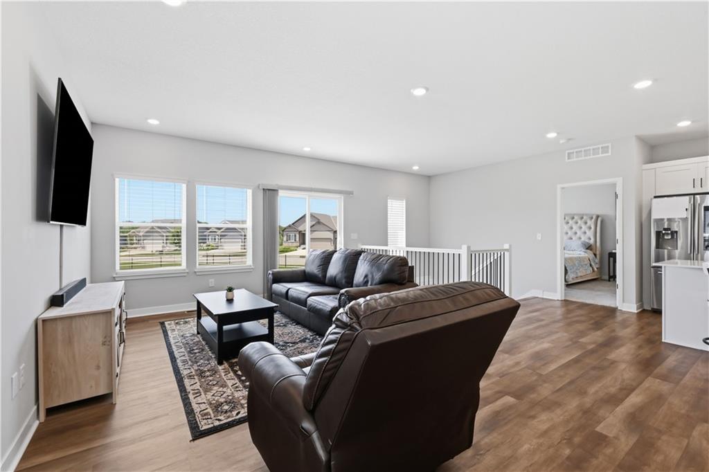 Photo 4 of 1543 Arbor Valley Drive