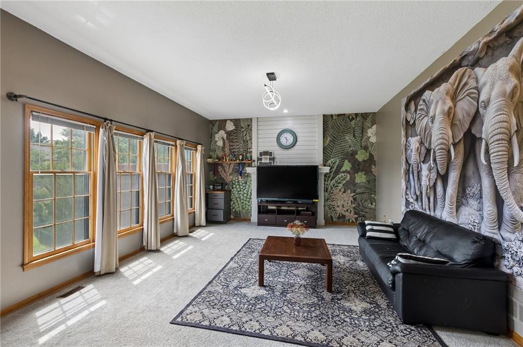 Photo 6 of 12823 Perry Street