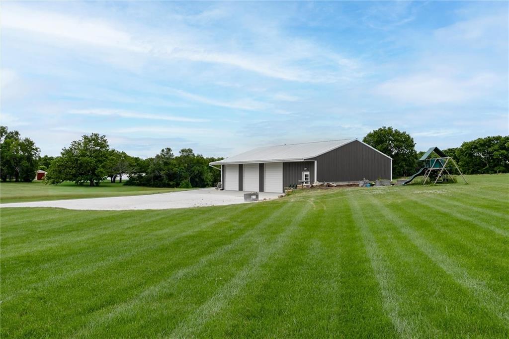 Photo 4 of 21385 NALL Avenue