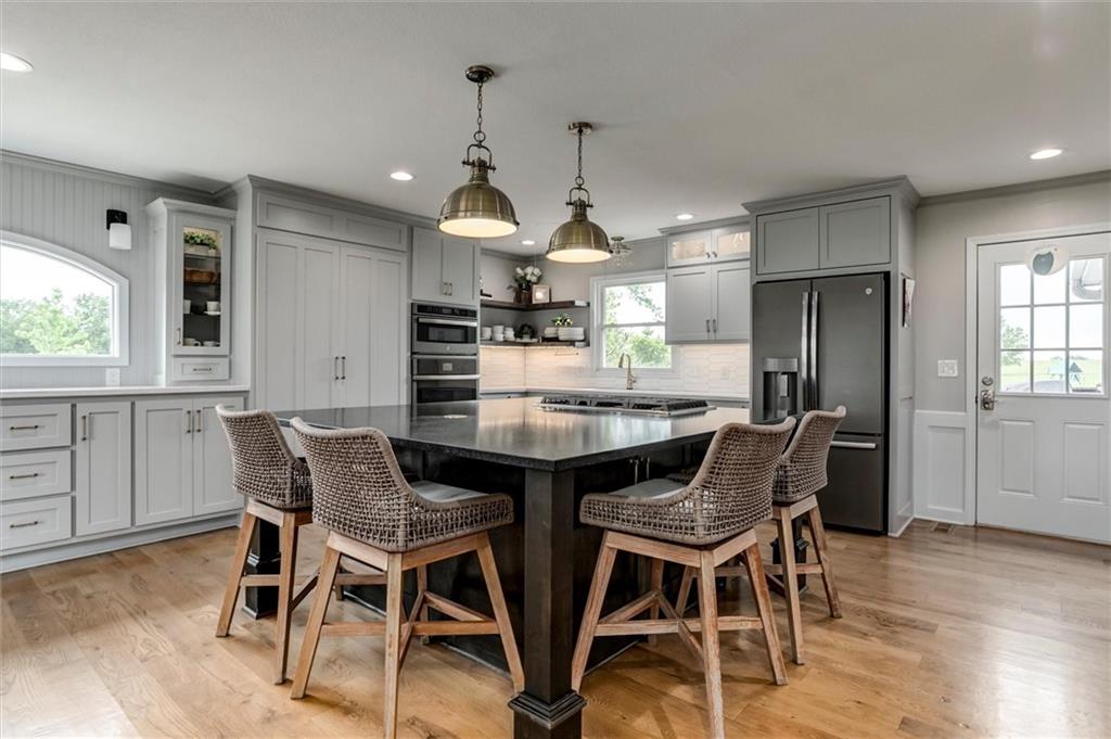 Photo 6 of 21385 NALL Avenue