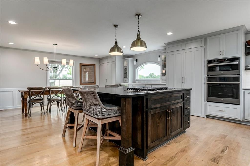 Photo 7 of 21385 NALL Avenue