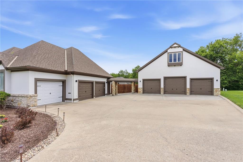 Photo 4 of 219 Brookside Drive