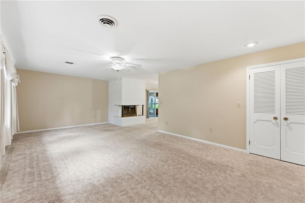 Photo 7 of 711 W Montgomery Street