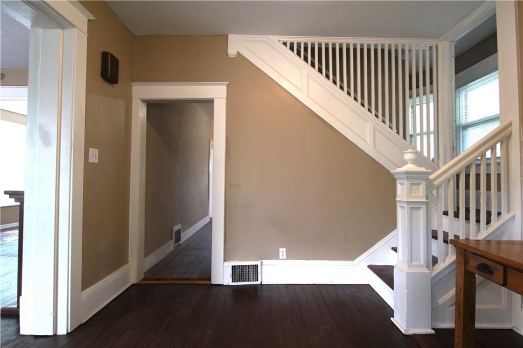 Photo 2 of 702 McDonald Street