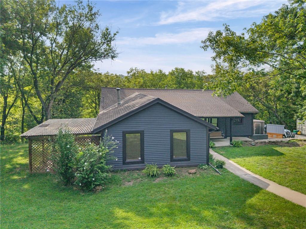 Photo 4 of 9051 HILLVIEW Drive