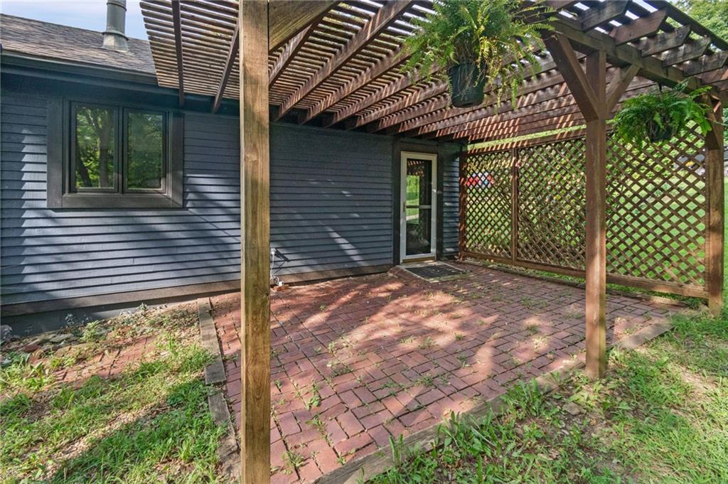 Photo 6 of 9051 HILLVIEW Drive