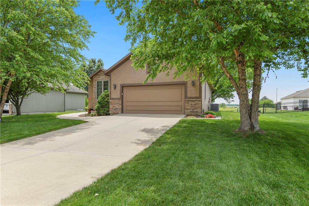 Photo 3 of 29374 Rockwood Avenue
