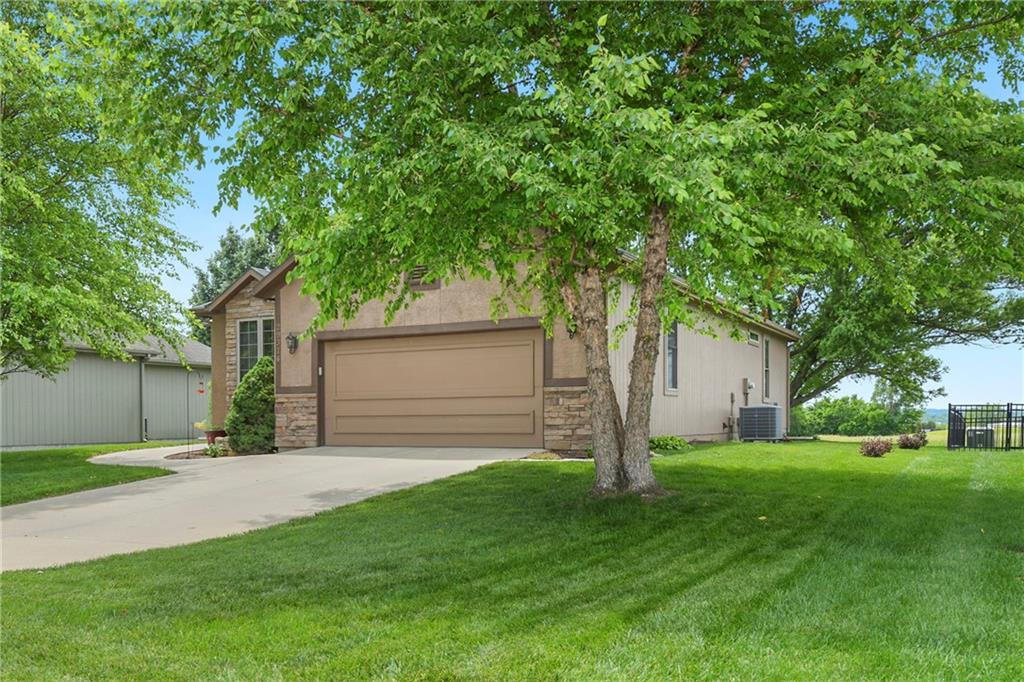 Photo 4 of 29374 Rockwood Avenue